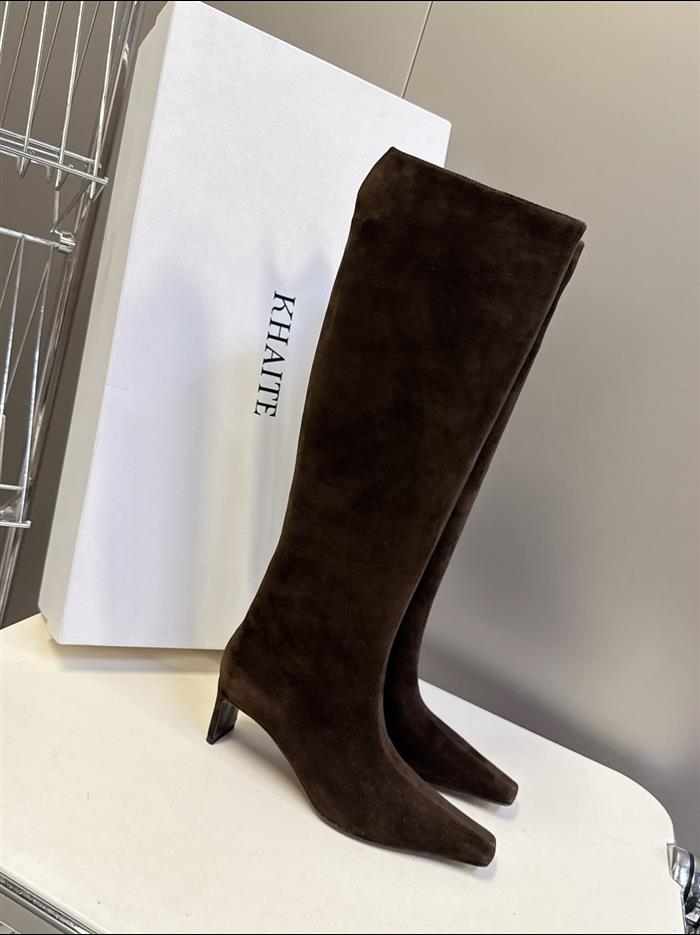 2025112817447749 560